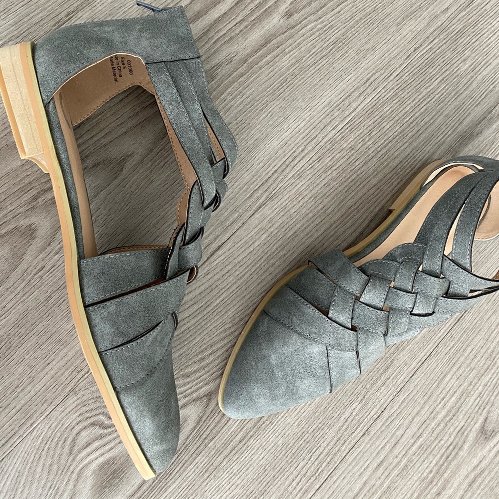Grey suede corso como salads, never worn. Size 8